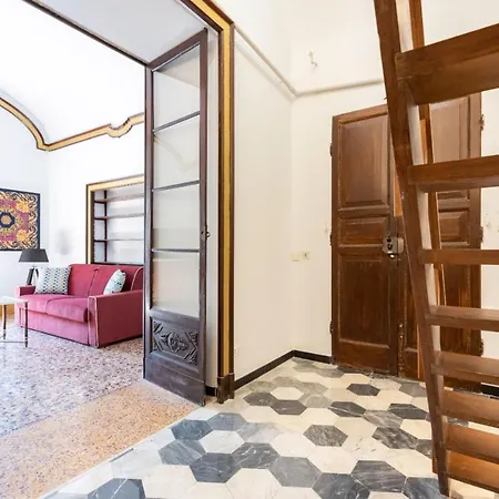 Апартаменты Historic Center *